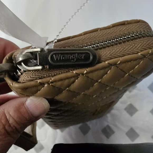 Wrangler Quilted Tan Wristlet Clutch - Picture 4 of 6
